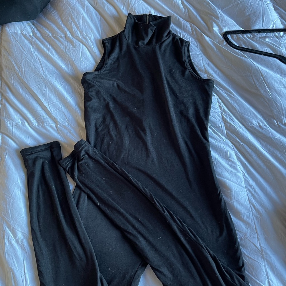 New worn once bump suit.